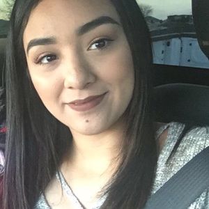 Meet your Posher, Cynthia